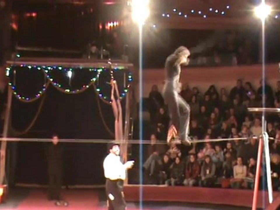 MUNOZ BROTHERS-slack wire act-presents Art agency Valentino