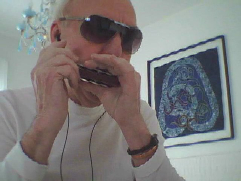 Kenny Dorhams "Blue Bossa" on Chromatic Harmonica..........