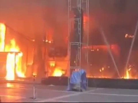 Thailandia - Il Central World di Bangkok devastato dalle fiamme 3