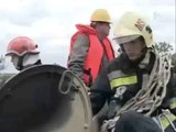 Ungheria - Video amatoriale delle alluvioni - Árvíz, harckocsival mentenek Sásdon
