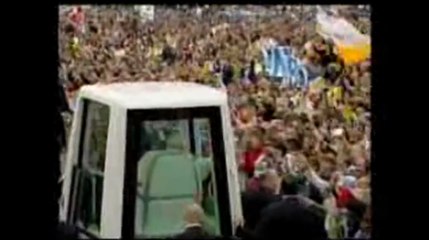 Torino - Il Papa visita la Sindone