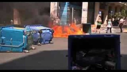 Grecia - Anarchici contro il membro del Parlamento Nikitas Kaklamani