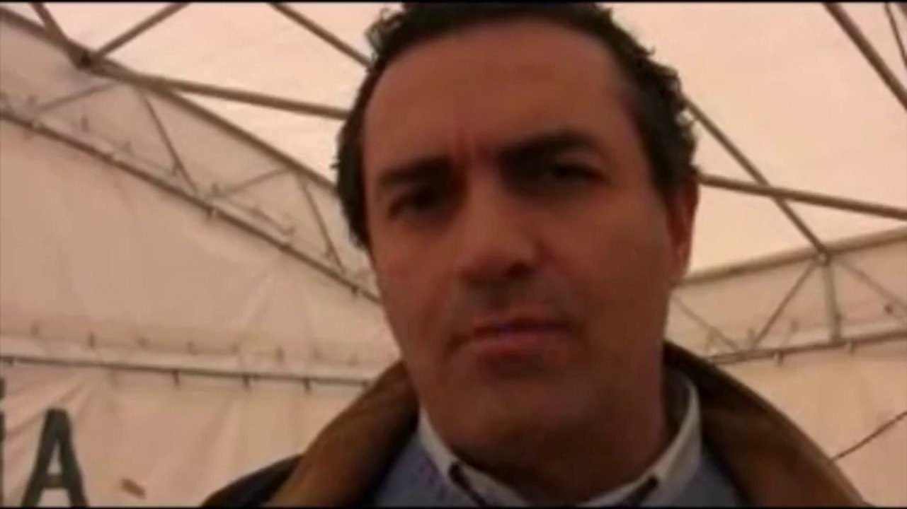 De Magistris - Leggi-scudo per Berlusconi e i suoi amici