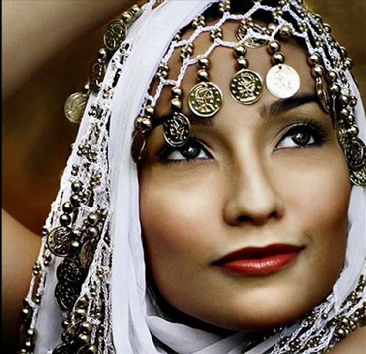 Mustafa Keser- Bir Kara Kaş Bir Kara Göz Sende Var