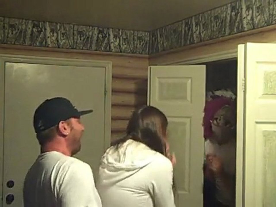 Doppio spavento alla fidanzata