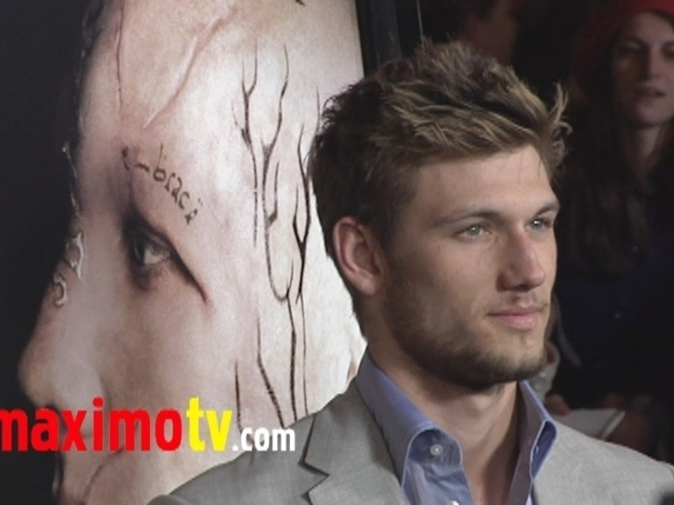 BEASTLY Premiere Arrivals Vanessa Hudgens and Alex Pettyfer