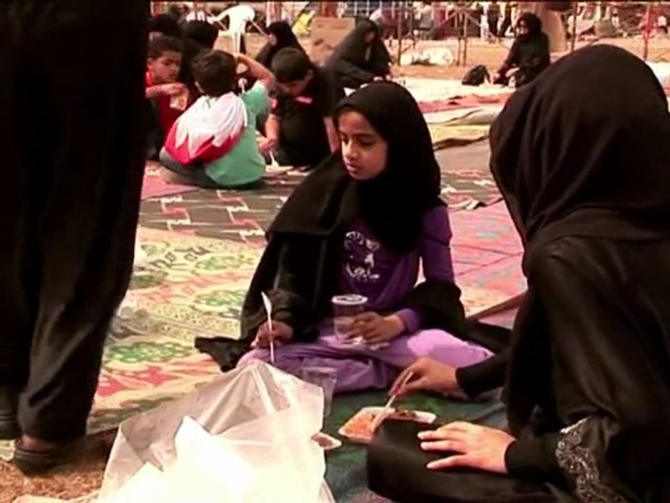 Bahrain protesters show no sign of retreat