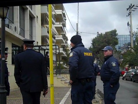 astynomikoi eksw apo grafeia super league