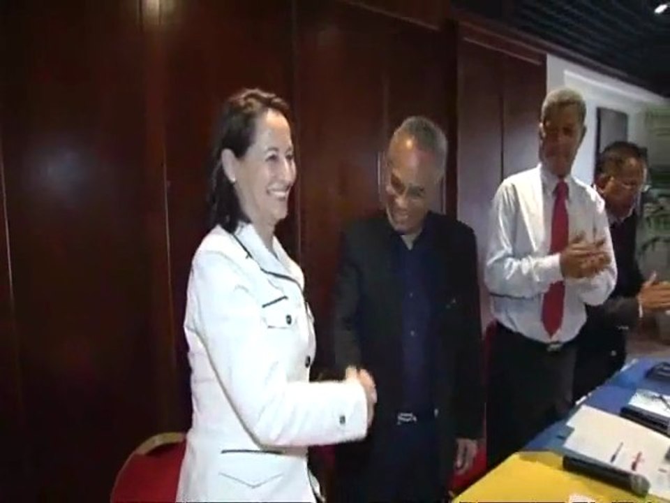 S.Royal et V.Lurel signent deux conventions de partenariats