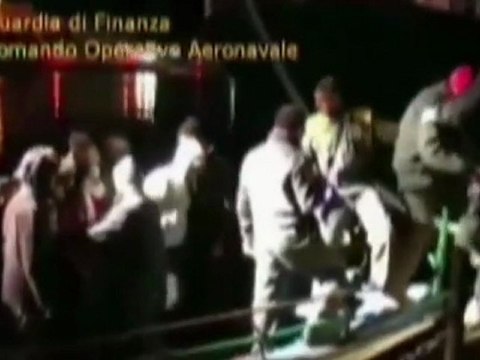 Lampedusa (AG) - Arrivano oltre 1300 immigrati