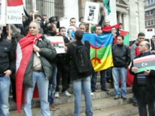 solidarité avec le peuple libyen ( Khadaffi DEGAGE )