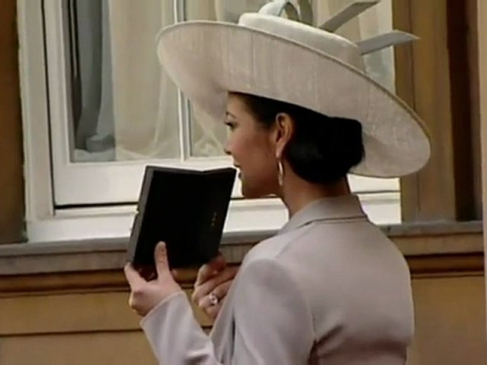 Catherine Zeta Jones goes to Buckingham Palace