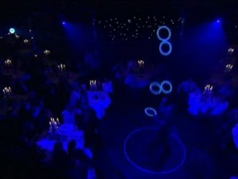 AIWIN YOOLIO SCHINDLER-juggler-presents Art agency Valentino