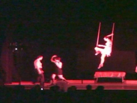 Spectacle AVF - Uzès - La Mini Compagnie - l'école du cirque