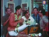 Sunil Dutt Tries To Sing - Sunil Dutt, Kishore Kumar & Saira Banu - Padosan