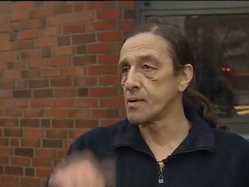 Arno Dübel - Stütze oder Selbstmord! (Anfang November 2010)