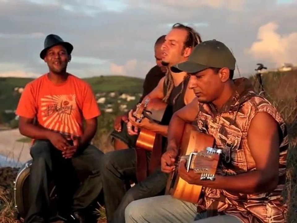 TOGUNA  ça maloya (acoustic session) - New album In Colors