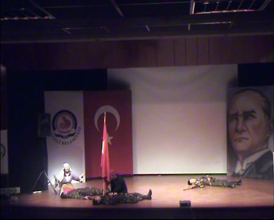 27 Aralık Mehmet Akif Ersoy'u Anma Tiyatro Gösterisi Sahne 1