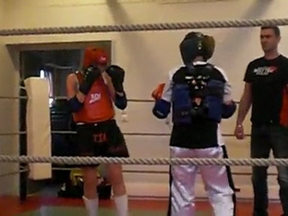 BCAlboussière en BOXE THAI ingrid