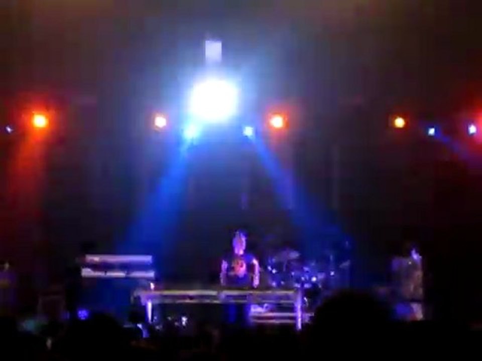 Boys Noize remix / edit of 'Derezzed' Daft Punk