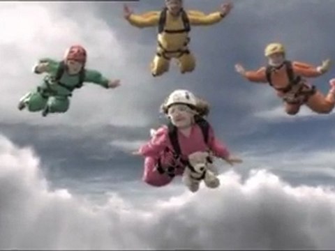 pub Renault Scenic 'parachutistes' 2011