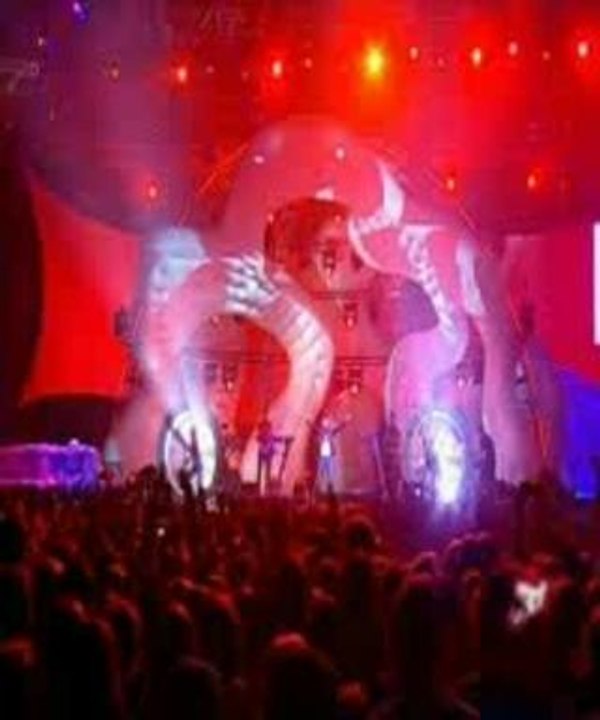 Scooter one live at the dome 32