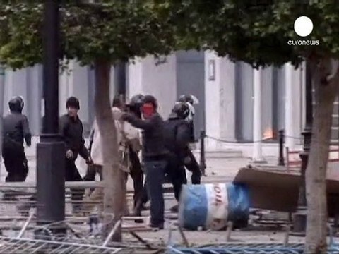 Tunisia, si dimette il premier Ghannouchi