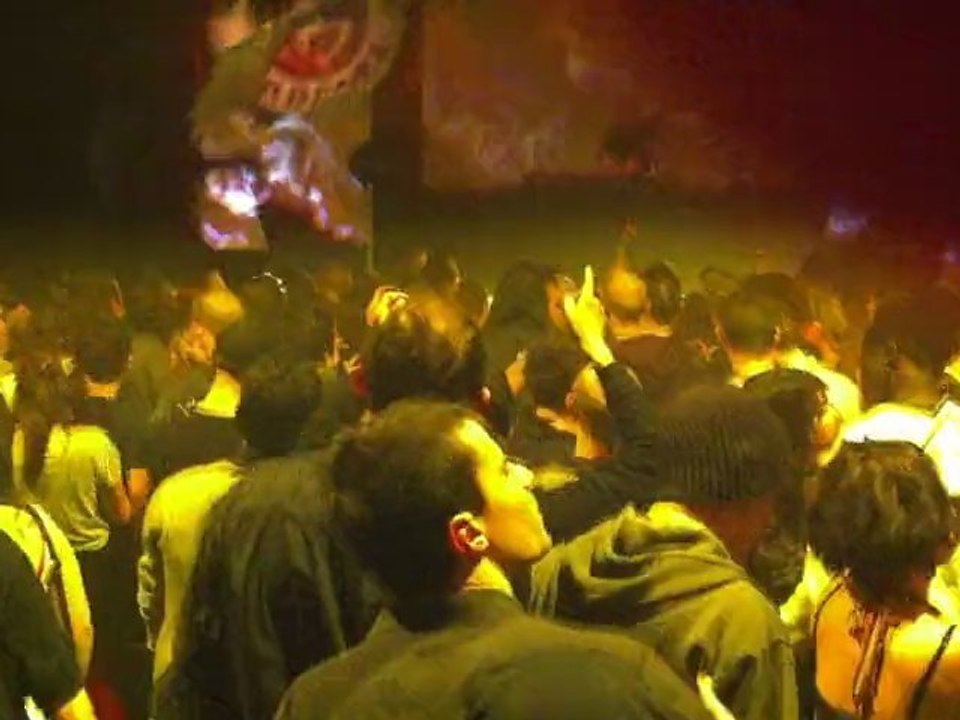 Arrivée à La machine Hardcore Slavery Tour