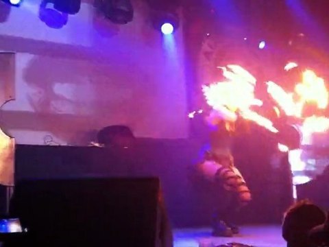 Show flammes @la machine hardcore slavery tour