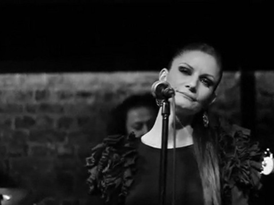 Jehan Barbur - Seni Seviyorum (SS) @Mask Live 24.02.2011