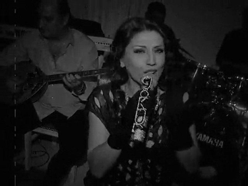 ZORBA  GECELERİ  GÖKNUR'LA  BAM BAŞKA OLUYOR...