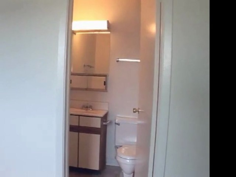 Hinsdale Lake Terrace Apartments in Willowbrook, IL 60527