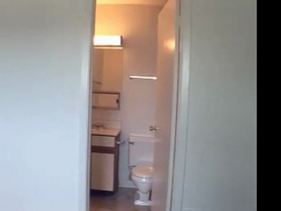 Hinsdale Lake Terrace Apartments in Willowbrook, IL 60527