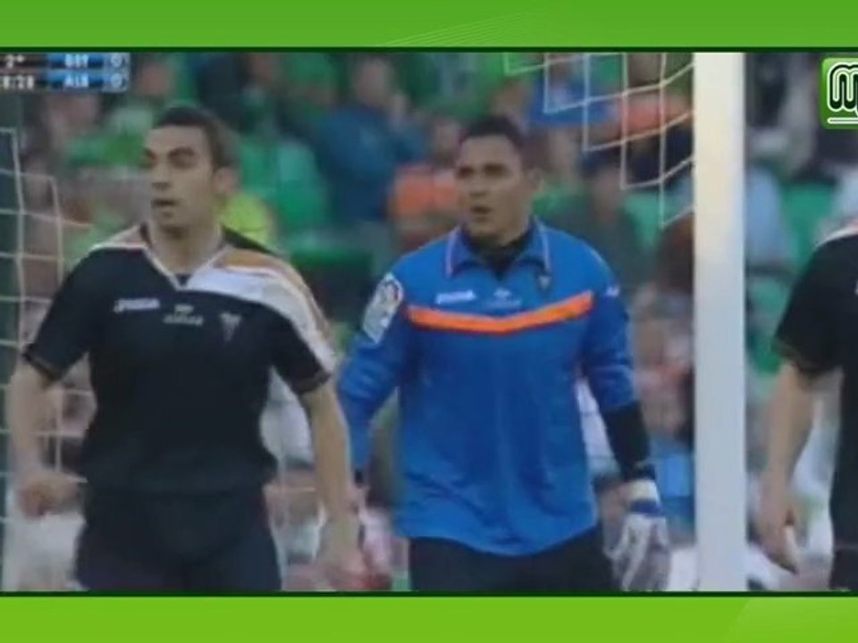 El Betis se levanta y vuelve a ganar con dos goles...