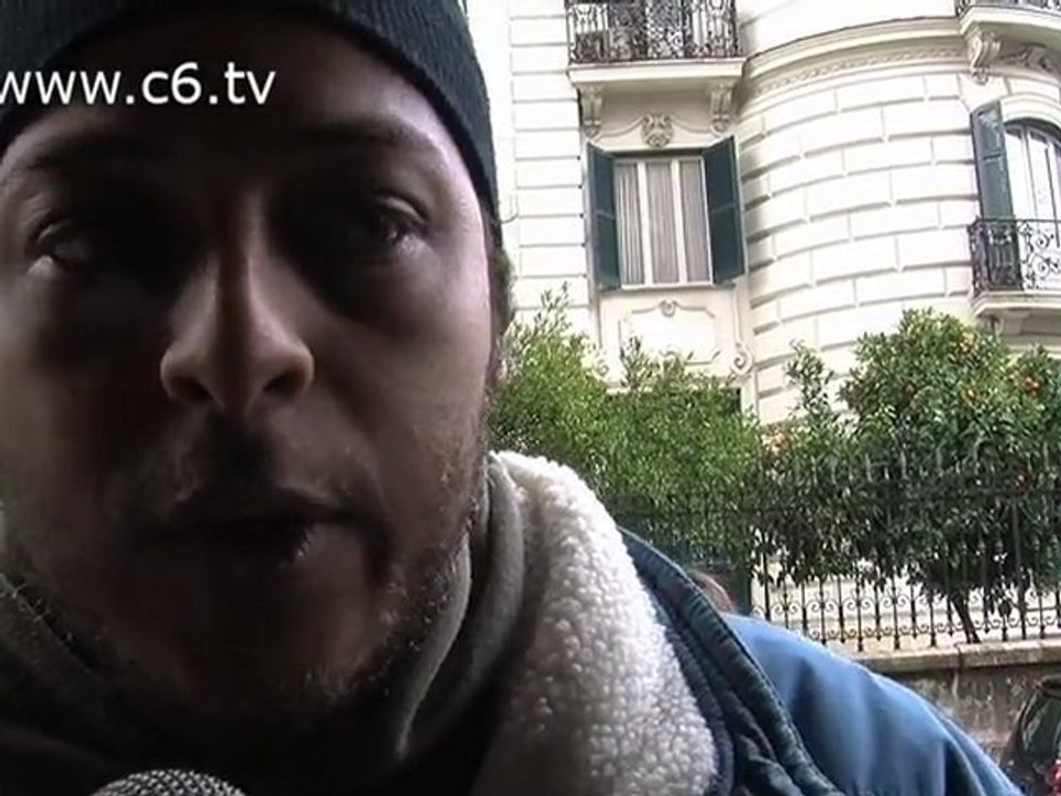 Ottanta famiglie occupano ex albergo in via Romagna