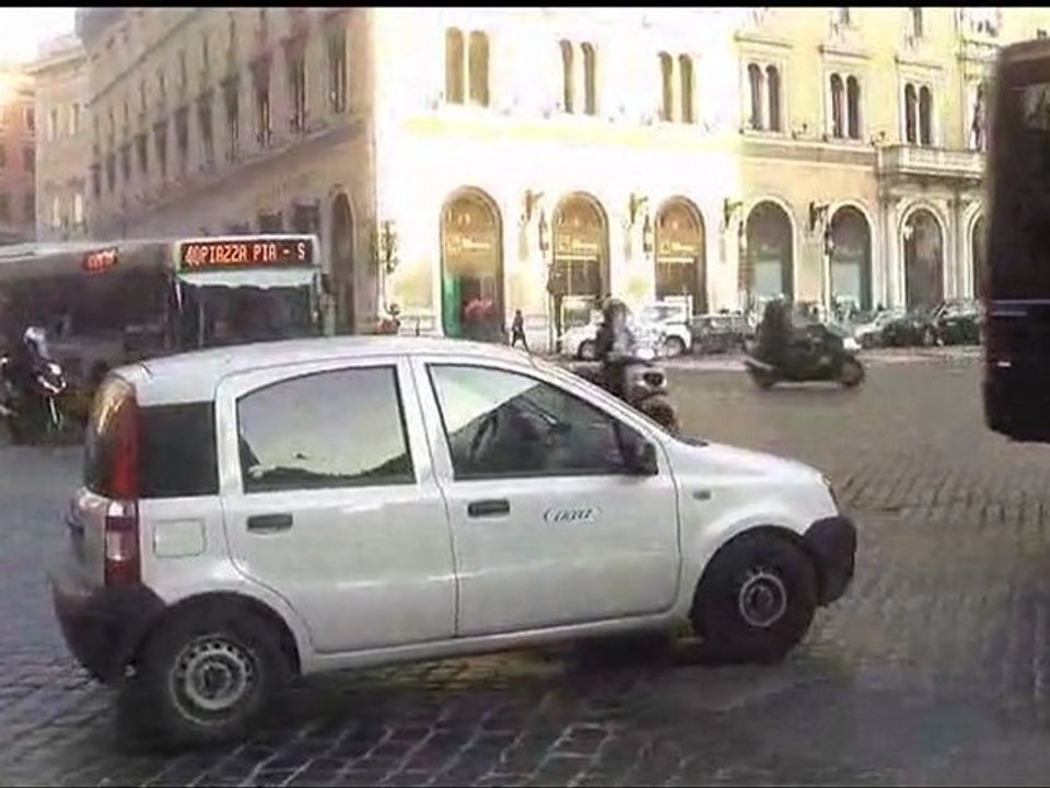 Giovedì nero per la Capitale: stop alle auto inquinanti
