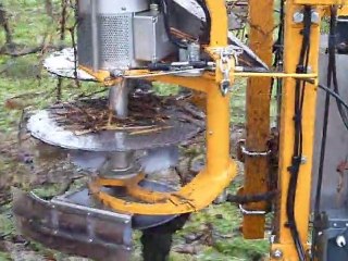 Matériel PELLENC  - 1/2 - machine (taille rase de la vigne)