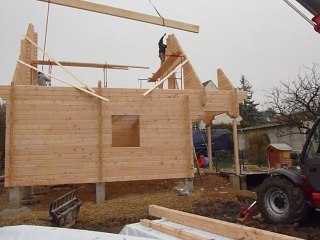 Poutre faîtiére, Chalet en bois massif