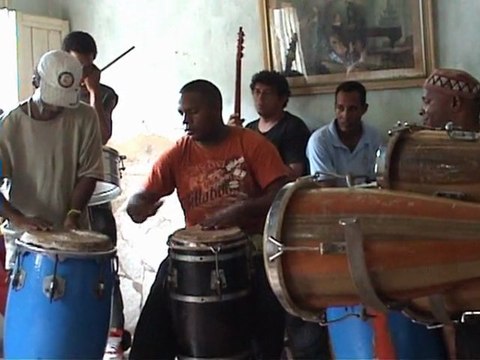 WWW.DANSACUBA.COM ATELIER + COURS DE PERCUSSION AFRO CUBAINE