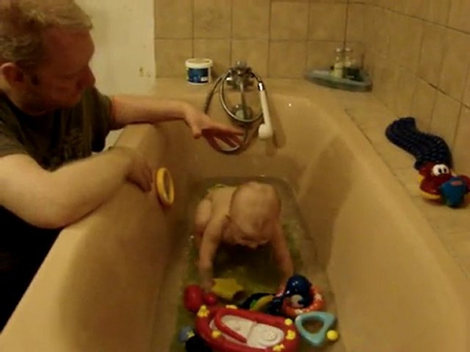 Clémence dans son bain