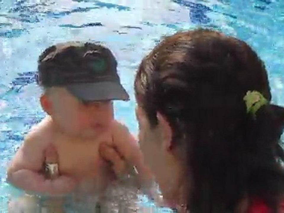 Le 1er bain de Liam a 3 mois