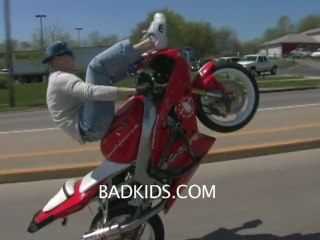 Kawasaki high chair gangster wheelie motorcycle (BADKIDS)