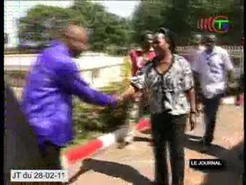 Mme Sassou visite la RN1 tronçon Dolisie - Pointe-Noire