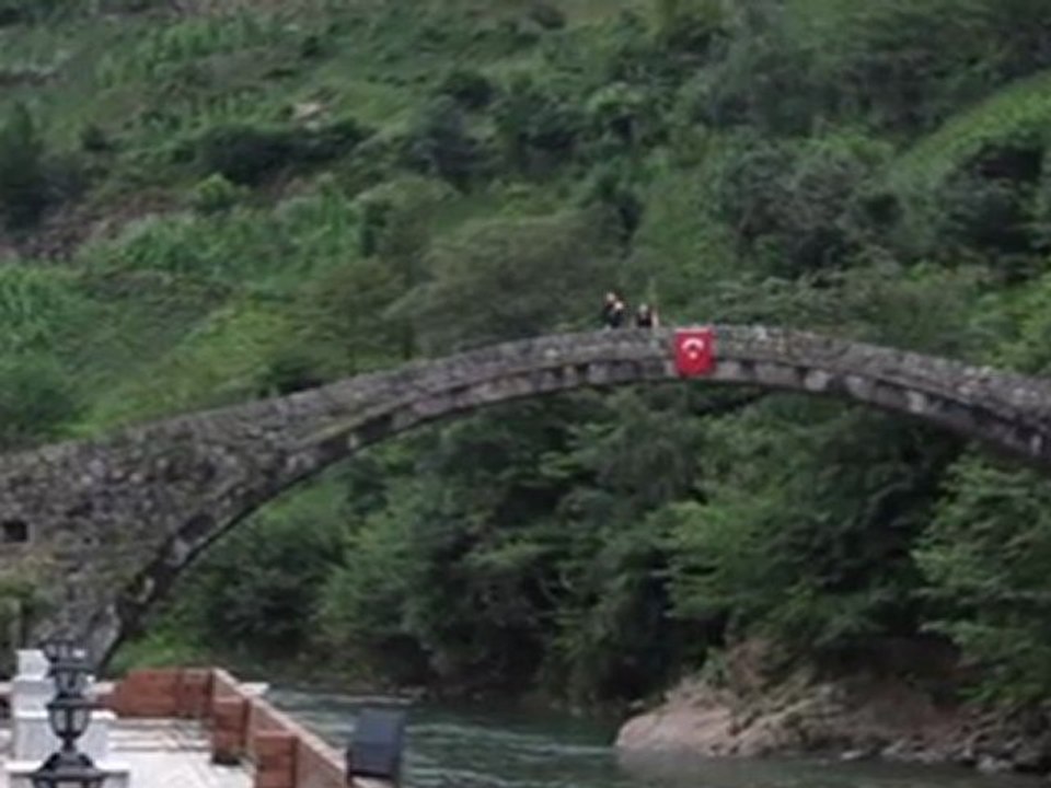 Hakan Yeşilyurt  '' Selanik ( Çalın Davullar ) ''