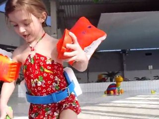 1er fois a la piscine