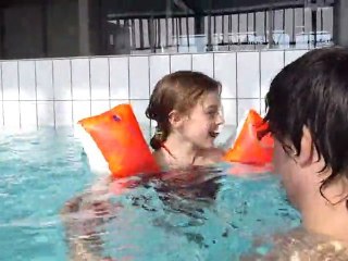 1er fois a la piscine angeline