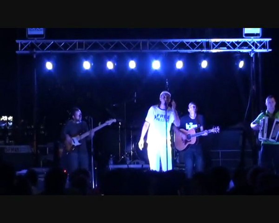 LES SALTIMBANKS - CITOYEN DU MONDE