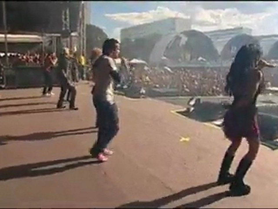 RBD- Dame (Live In Brasilia) HQ