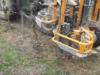 Matériel PELLENC - tracteur  (taille rase de la vigne)
