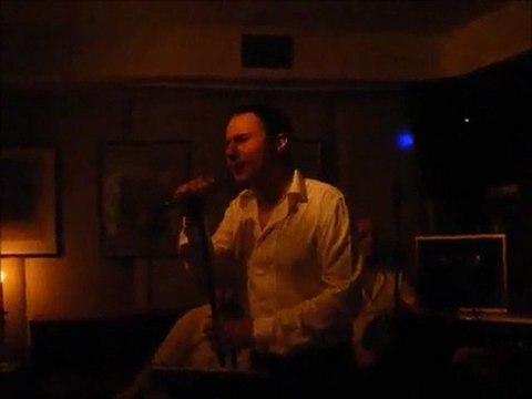 ATAKAN AKDAŞ/KAÇAK (ÇİÇEK BAR)